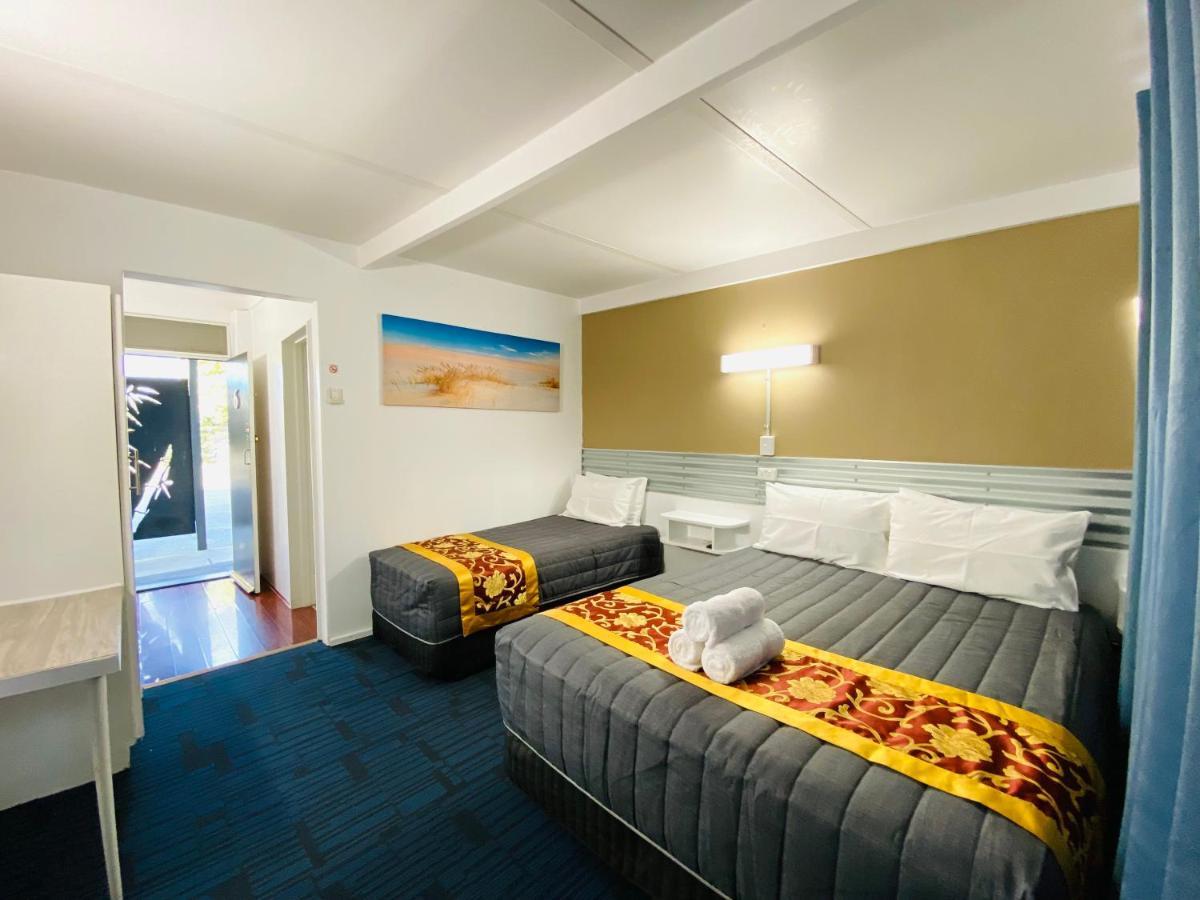 Mid Valley Motel Morwell Bagian luar foto