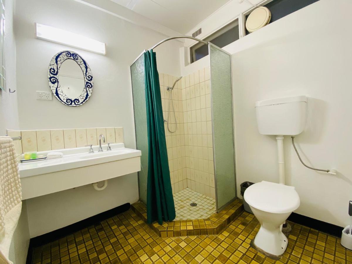 Mid Valley Motel Morwell Bagian luar foto