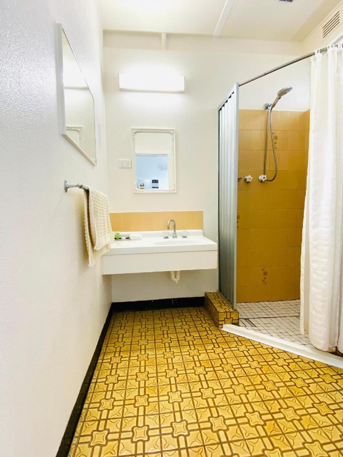 Mid Valley Motel Morwell Bagian luar foto