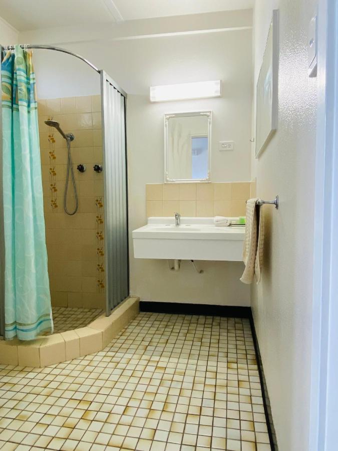 Mid Valley Motel Morwell Bagian luar foto