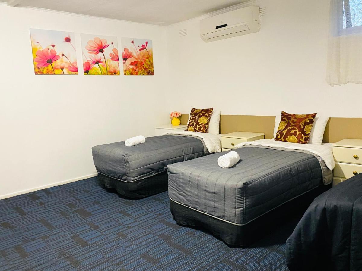 Mid Valley Motel Morwell Bagian luar foto