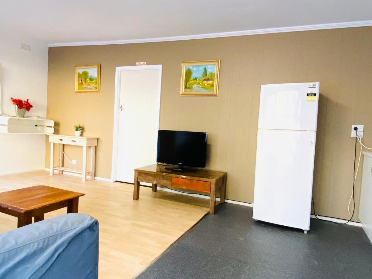 Mid Valley Motel Morwell Bagian luar foto